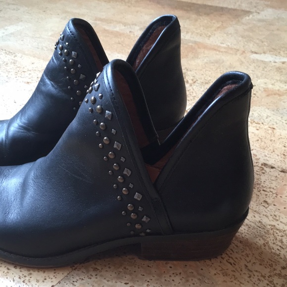 Black ankle boots size 9 - Picture 2 of 3